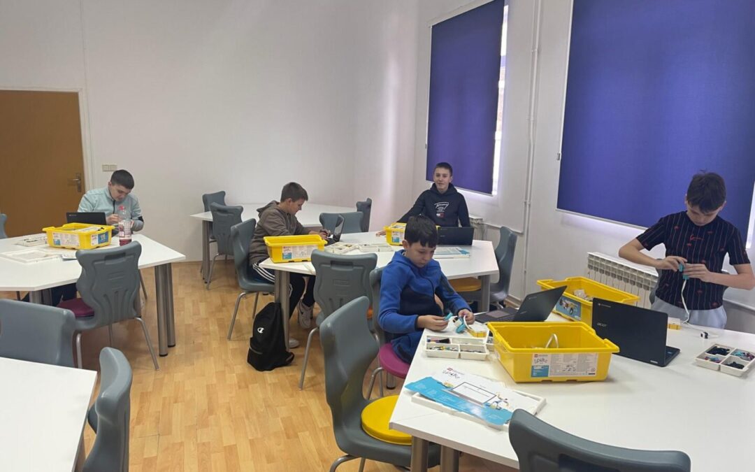 Mini natjecanje iz LEGO robotike – „Izradi svoje vozilo“